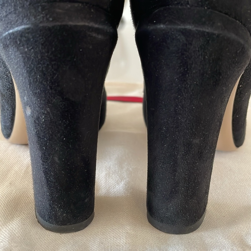 Valentino Garavani Black Suede Block Heel Pumps - Picture 9 of 15